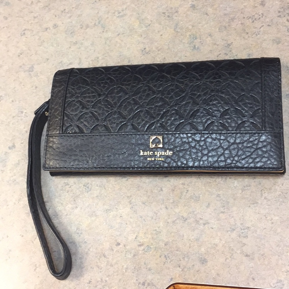Kate spade wallet black with 14 slots for cards